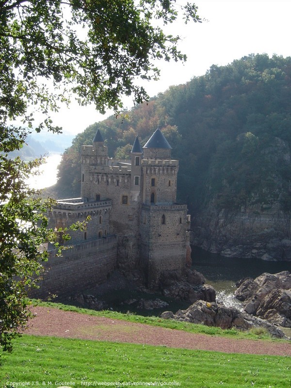 Le château de la Roche
