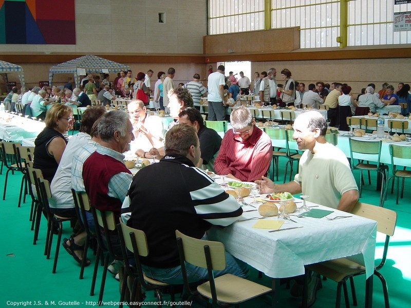 Lors du repas offert par l'organisation