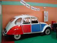 Le stand du club des Amis de la 2CV