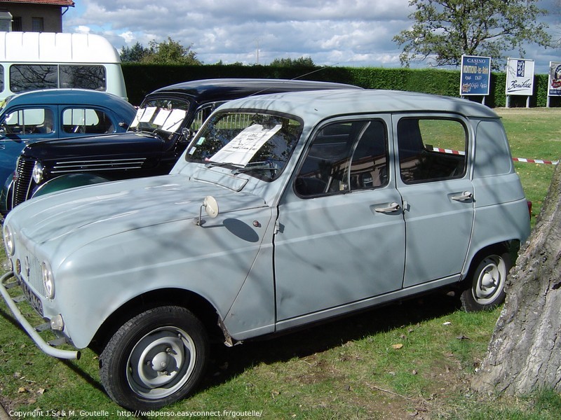 Une Renault 4 des années 60