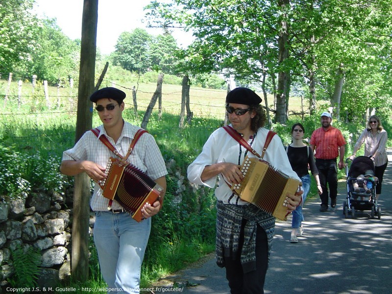 En direction de la chapelle de St-Sabin