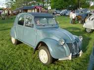 Une 2CV AZLP Bleu glacier de 1960