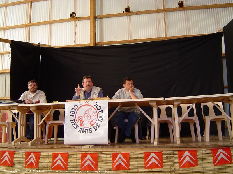 Pendant l'AG du club