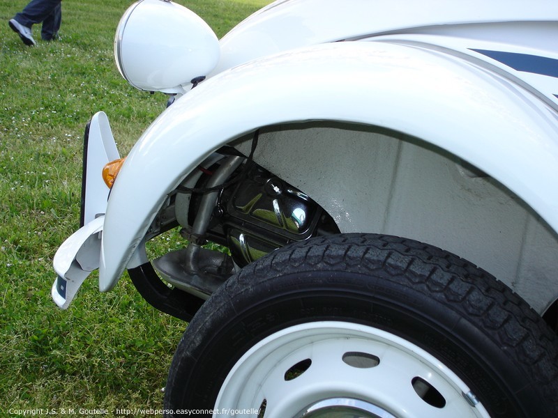 2CV équipée d'un moteur de GS