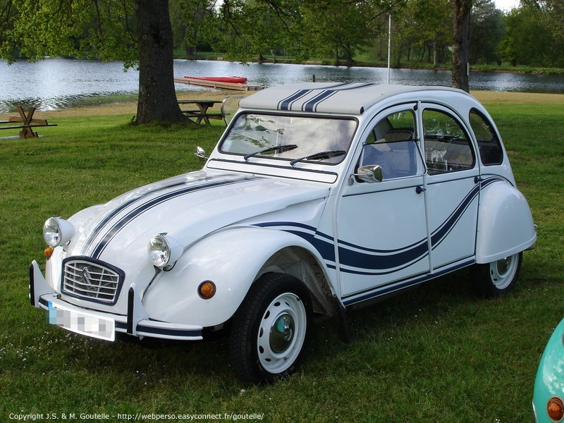 2CV équipée d'un moteur de GS