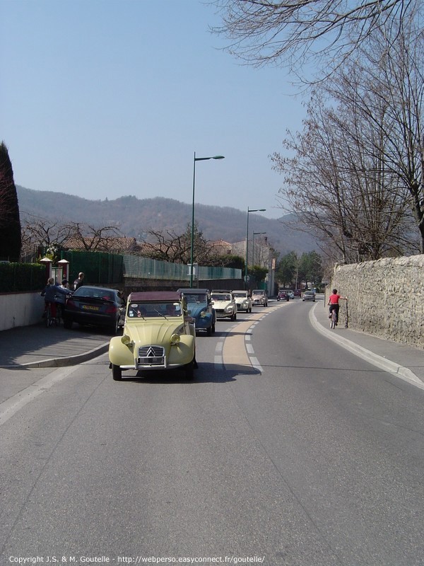 Passage à Tournon