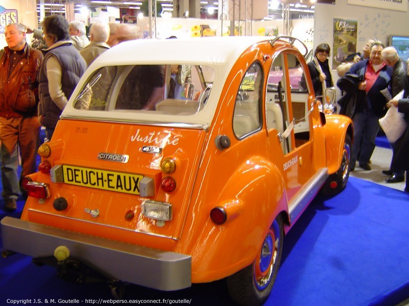 Une 2CV amphibie