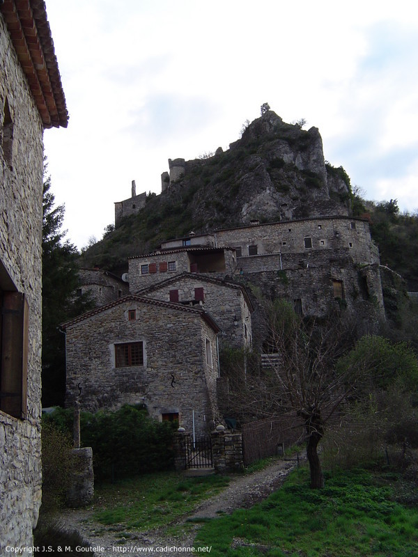 Le village de Rochecolombe