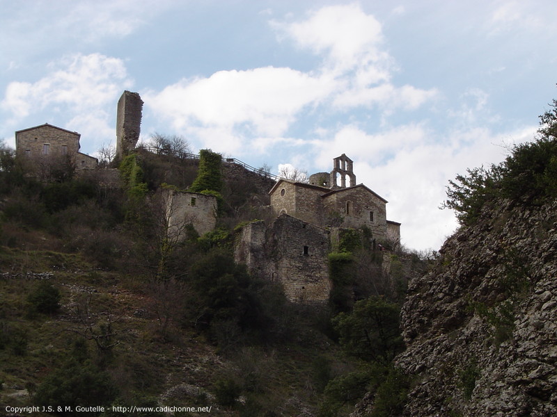 Le village de Rochecolombe