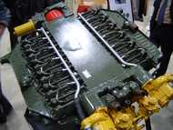 Moteur de l'EBR Panhard 8×8 1954