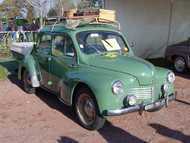 Renault 4CV avec remorque mono-roue