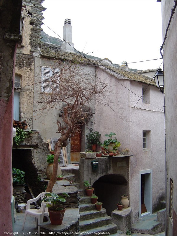 Dans le village de Nonza
